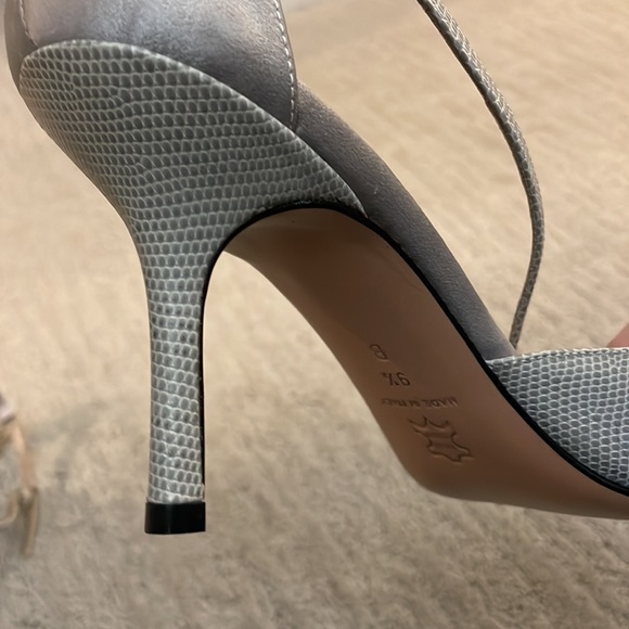 NWOT- Isaac Mizrahi heels, from Saks. - Picture 3 of 3